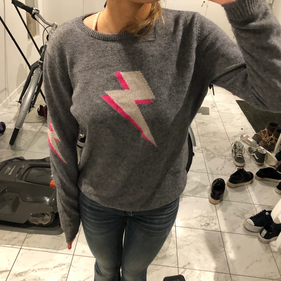 Stickad tröja med blixt  - 90