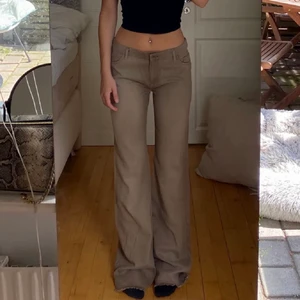 Polo-G jeans - Supersnygga polo-g jeans! (OBS! Lånade bilder) Storlek 36 och är perfekt på mig som är 178✨ Självklart kan jag fixa egna bilder :)                                                             KÖP DIREKT: 350 ink frak