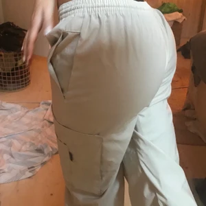 Lågmidjde byxor/ cargopants - Andvända fåtal gånger💕💕 jätte fina men har för många byxor. Skriv om ni är intresserade. Köpa i USA