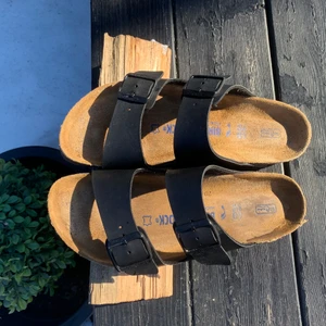 Birkenstocks 9/10 - Väldigt väl omhändertagna sandaler, tvättade och infettade cond 9/10 