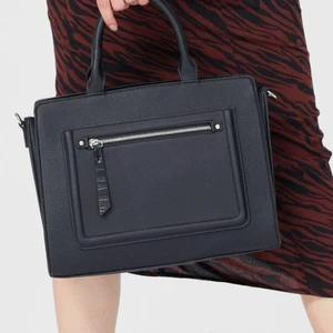 Helt ny handväska - Handväska i helt nytt skick, aldrig använd, 26 x 33 cm 