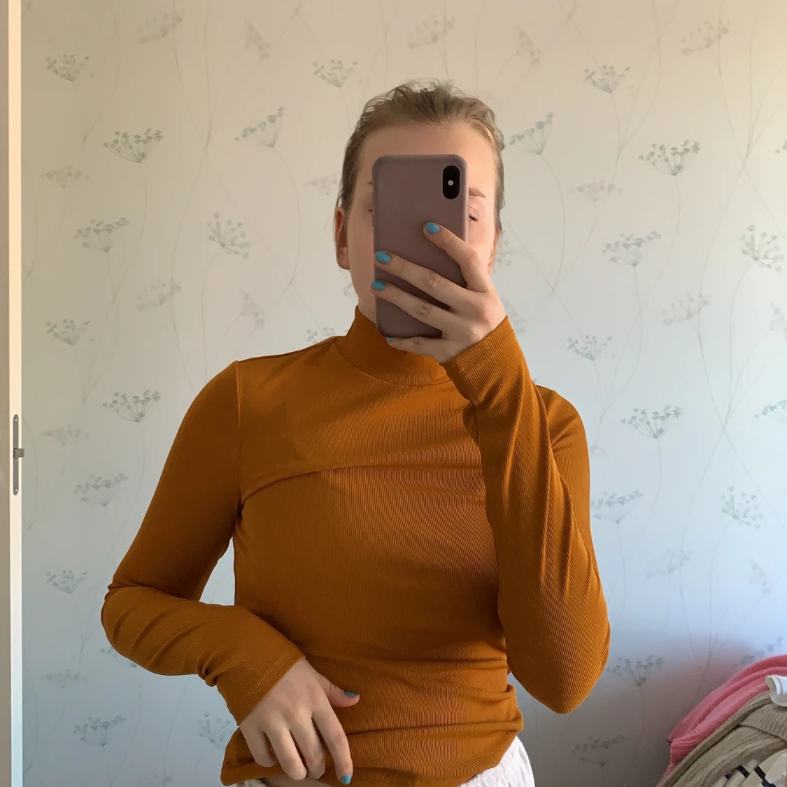 Senapsgul polotröja