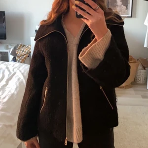 Svart jacka  - Svart jacka från three sixty five💖💖 skriv för fler bilder😇