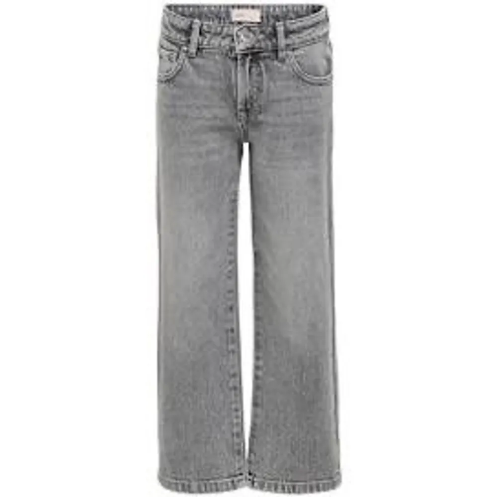 Ett par helt vanliga gråa jeans i storlek 158, använt dem 1 gång men annars och säljer dem pga för små för mig! . Jeans & Byxor.