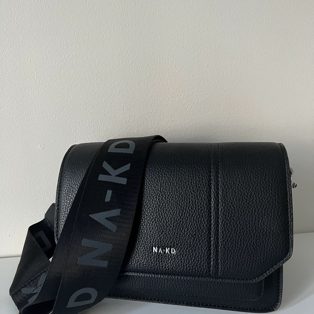 Svart väska - NA-KD | Plick Second Hand