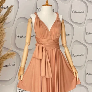 Klänning  - finns olika storlek och fri leverans till hela Sverige 