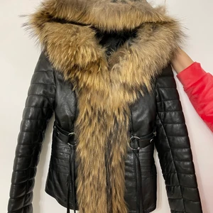 Skinnjacka  - Har haft på mig den 2 gånger äkta skinn och äkta päls 