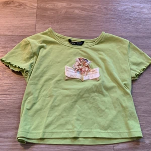 Shein ängel tröja - Köpte den ett tag sedan från Shein gillar den verkligen men jag har växt ut den, 180 tjej som inte passar i den helt enkelt