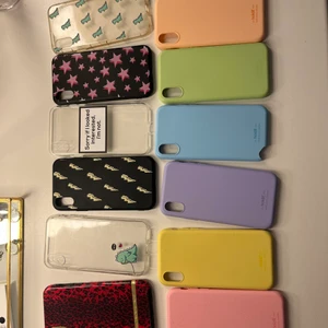 iPhone xs skal - Köpt ny telefon så säljer mina gamla skal, alla på nedre raden är holdit skal å kostar 50kr styck å de på övre raden kostar 10kr styck