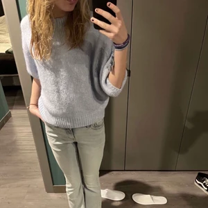 Slutsåld tröja!  - Säljer denna skit snygga slutsålda stickade tröja ifrån zara. Tar också byten! Storlek S! Orginal pris var 299kr  💓