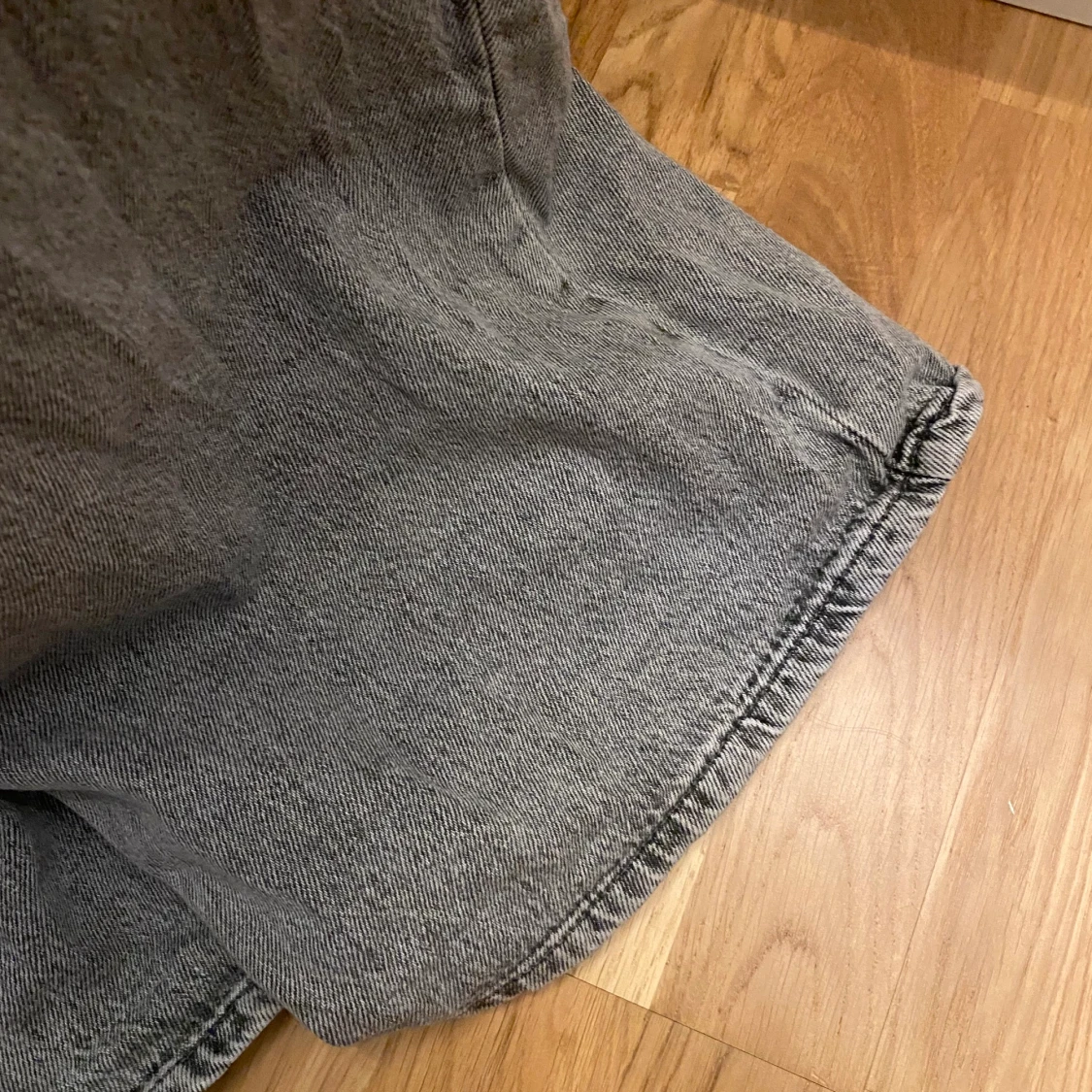 Stradivarius - Gråa Vida Jeans - 91