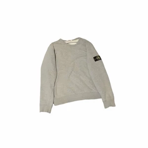 Stone island crewneck - Egen bild! Färg grå! Självklart äkta storlek M. Bra skick! 1099 gratis frakt