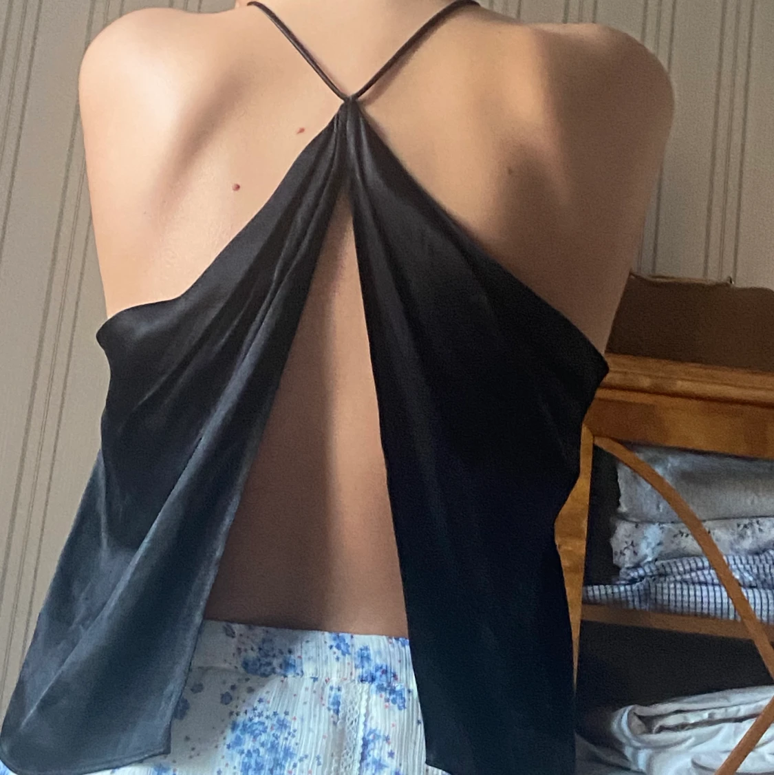 Svart topp med öppen rygg - 90