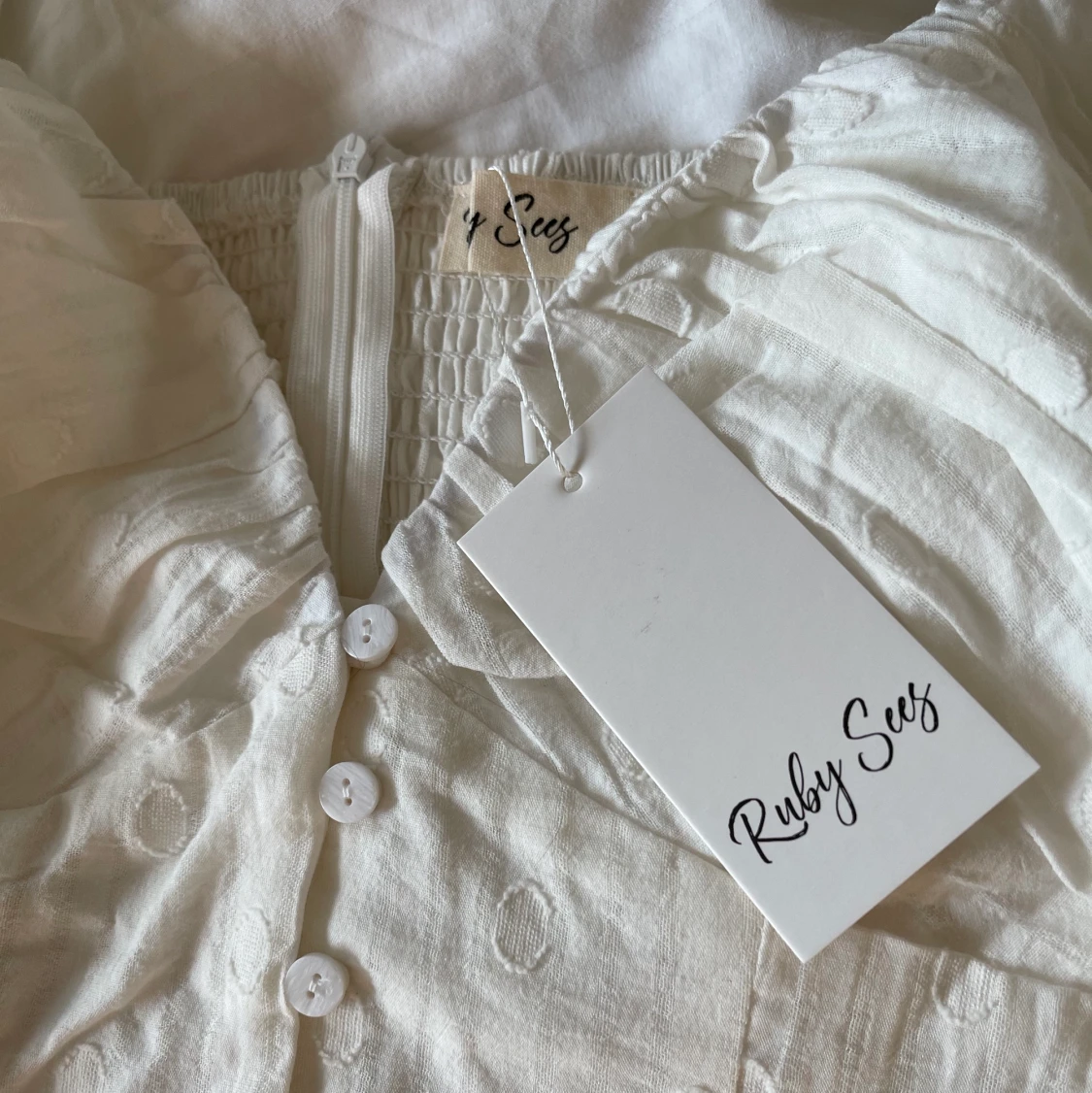 Vit Midiklänning OANVÄND