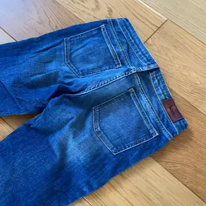 ACNE JEANS, modellen heter KEX/LE BLUE, STRL 30/32, straight fit