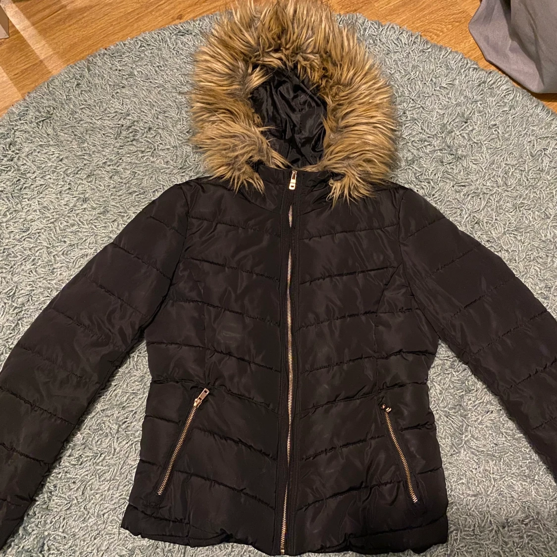 Svart varm jacka