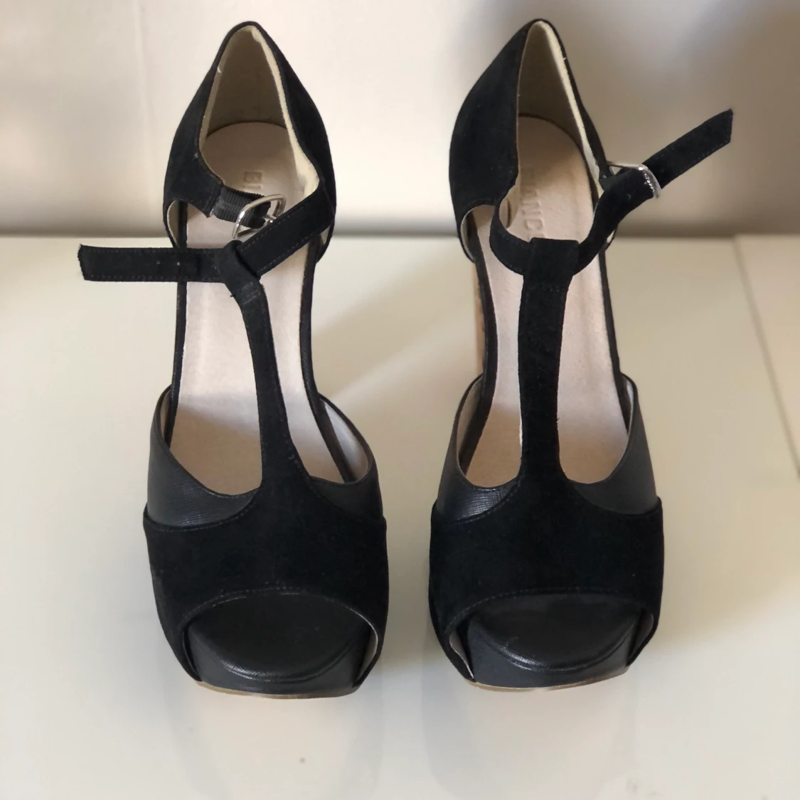 Svarta klackar från Scorett  - 90