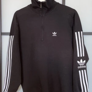 Adidas originals sweatshirt  - Väldigt fint skick. Hämtas i Malmö/Husie
