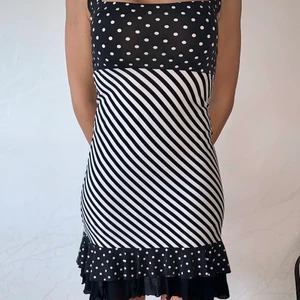 Klänning  - Säljer denna klänning i storlek S