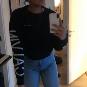 Calvin Klein tröja  - En as snygg Calvin Klein tröja använd få gånger e som ny storlek s 