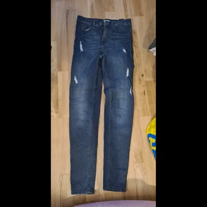 Nya highwaisted superstretch jeans strl 36 - Helt ny