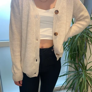 Beige kofta - Oanvänd, nypris: 399kr