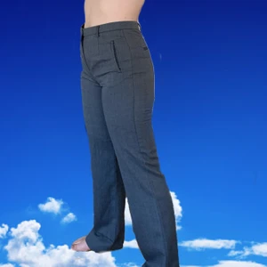 Utsvängda kostymbyxor  - Utsvängda kostymbyxor i bomull från STHLM i storlek 38. Använda 5 gånger