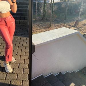 Rosa skinnbyxor - Jätte snygga rosa skinnbyxor från Gina! Aldrig använda, endast använda när jag tog bilderna. Väldigt bekvämt material på insidan, tror de kallas mocka. Frakt tillkommer! 