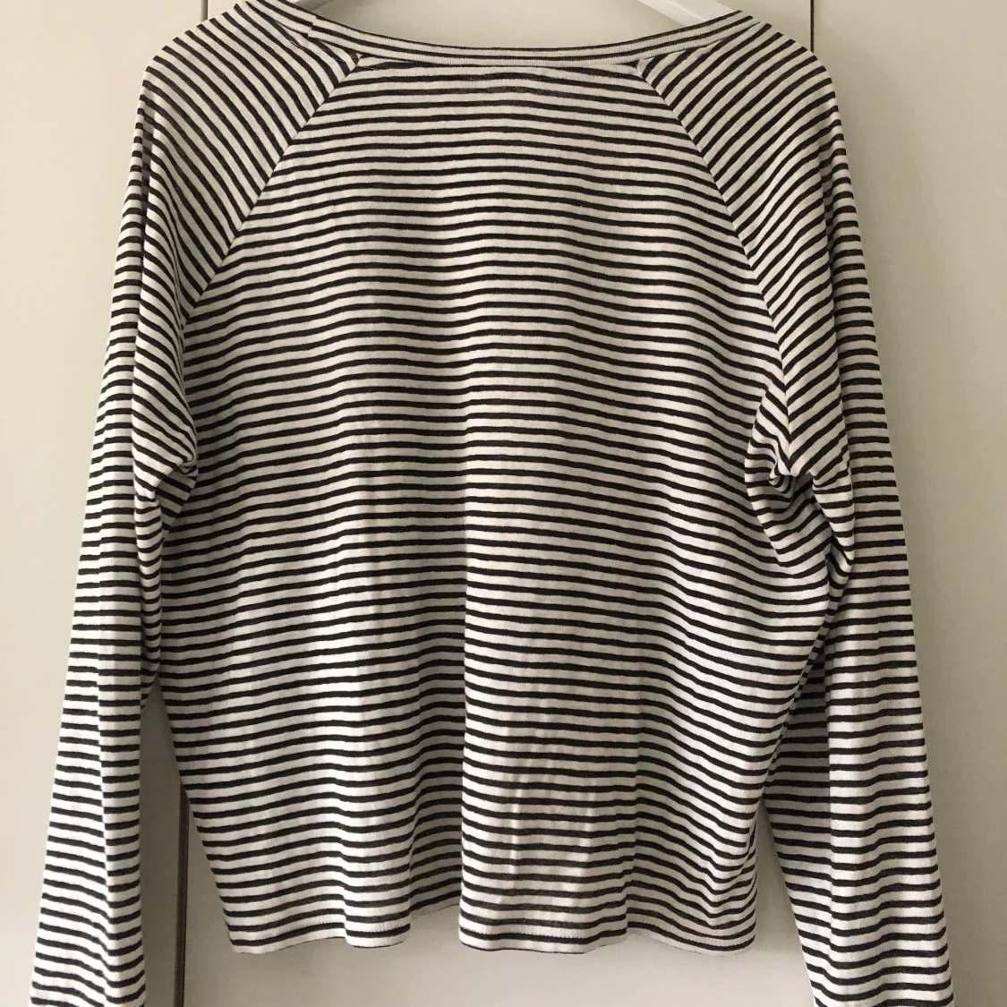 Oversized långärmad från Weekday  - 90