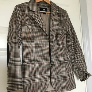 Rutig Vintage Kavaj - Strl 36/38, köpare står för frakt🌸✨