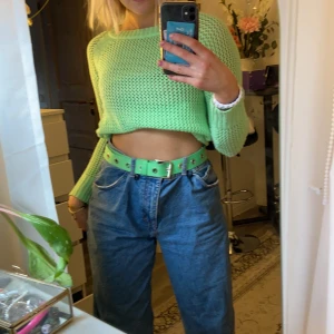 Stickad tröja, neongrön - Neongrön, löst stickad, bred krade, Okej skick