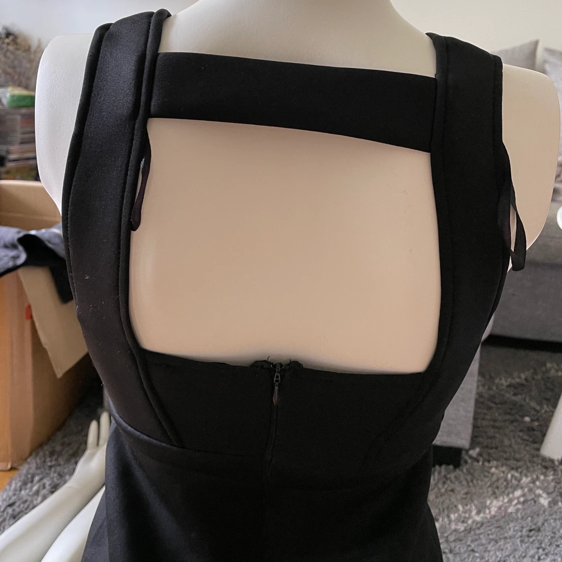 Oanvänd klänning - 91