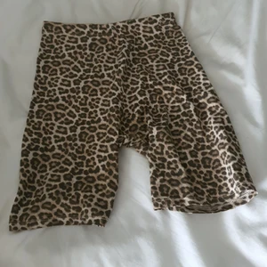 Cykel byxor  - Storlek xxs säljer på grund av väldigt små och kan därför inte visa de på                                                                                      köparen står för frakten 