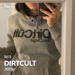 Dirtcult  - Dirtcult hoodie storlek L i tjejstorlek, sitter som en S, använd ca 2 gånger så gott som ny