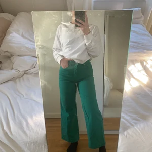 stay carlings - Säljer dessa ursnygga gröna ankle jeansen! Använda ungefär 1-2 gånger i somras, vill nu sälja dom för dom kommer ej till användning... köpta i somras på carlings❣️köparen står för frakt!