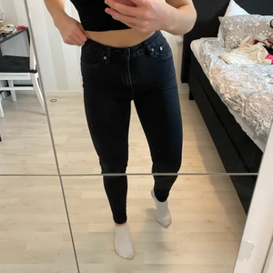 Jeans - Helt vanliga svarta jeans i bra skick