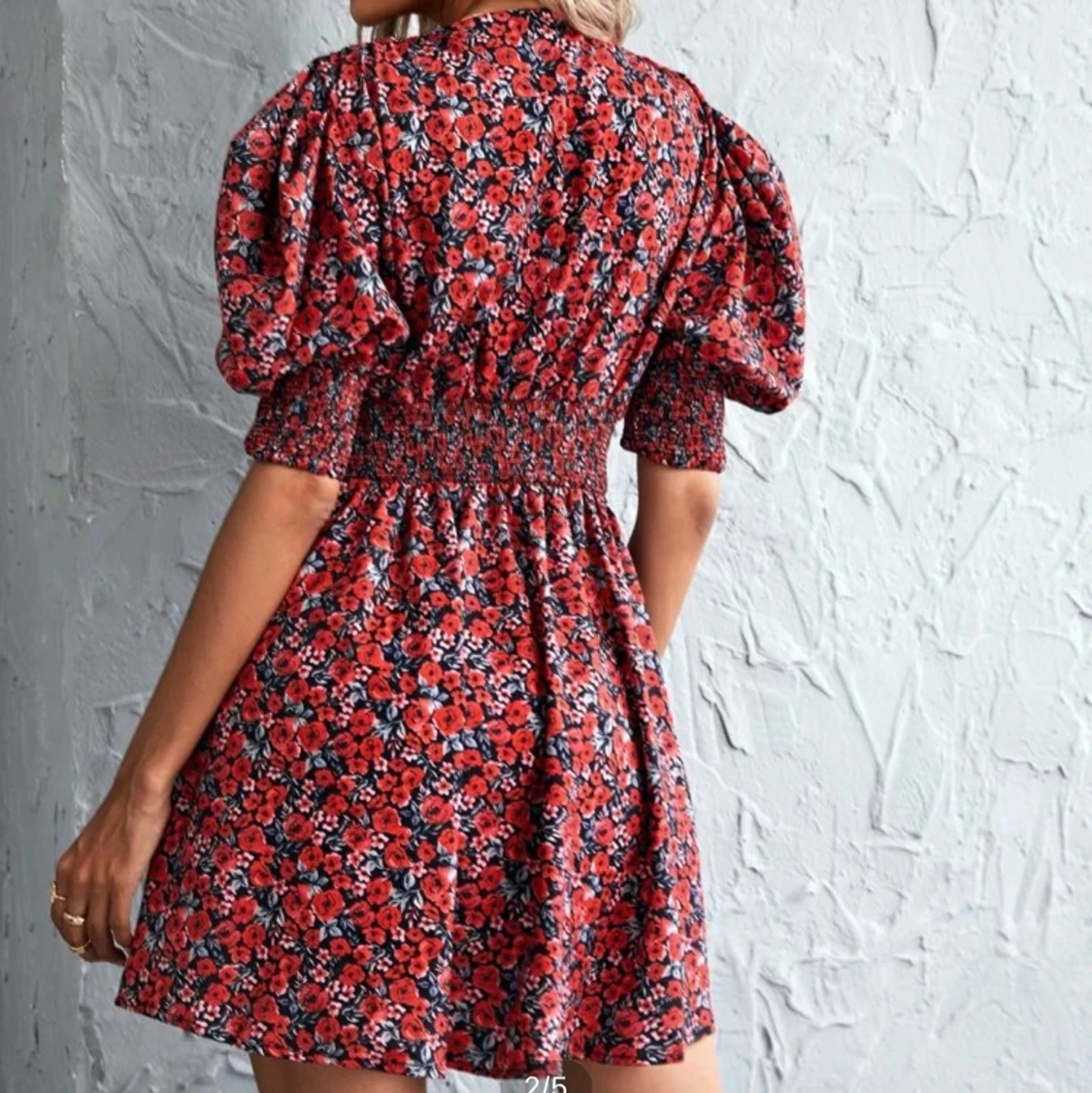 Blommig sommarklänning - 91