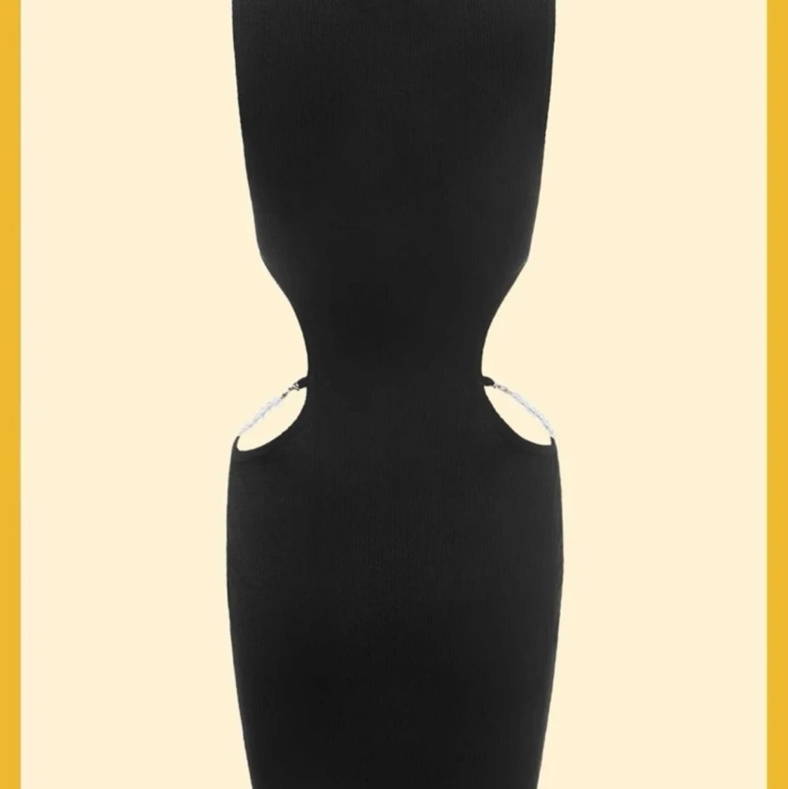 Svart klänning med pärlor  - 90