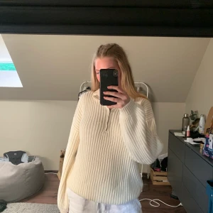 Stickad tröja från nakd  - Orginalpris 399kr oanvänd lappen är fortfarande kvar