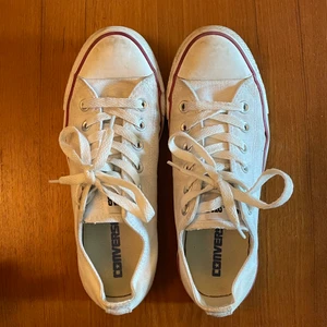 Vita låga Converse  - Vita låga Converse 