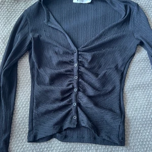 NA-KD topp - Jätte fin topp från NA-KD som är slut i alla storlekar 