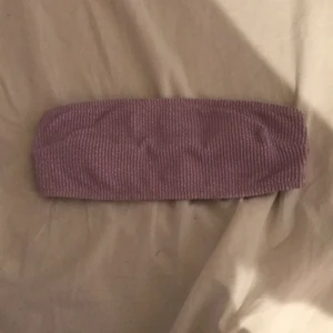 Fin lila bikinitopp  - Finns inlägg i och fint skick 