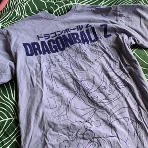 T-shirt dragonball storlek S  - Dragonball t-shirt som är rätt lös även i mindre storlek 