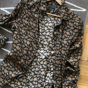 Skjorta från HM - Denna är i nyskick, och använd endast fåtal gånger.