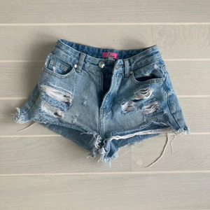 Basic Ripped Shorts - These shorts are very good for the summer, and they are trendy too!