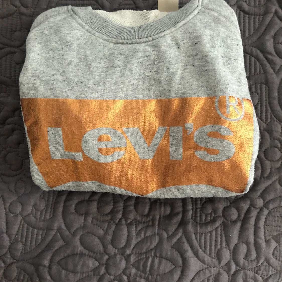 Levi’s sweatshirt