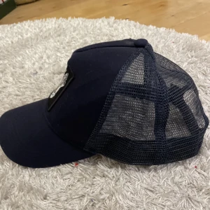 Keps - Lone wolf keps från hatstore, aldrig använd. Onesize, 200kr inkls frakt. Nypris 429kr