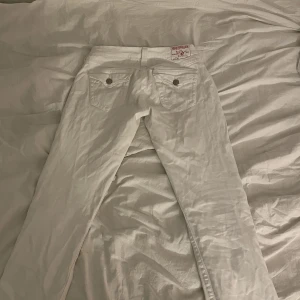 true religion jeans - hej! en intressekoll på mina true religion jeans då jag inte har bestämt om jag vill sälja dom än. 💓