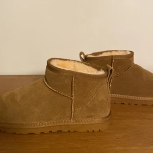 Ugg boots - Helt nya uggs i storlek 38 eu. Fick de i present och passar inte mig därför jag säljer👍😁