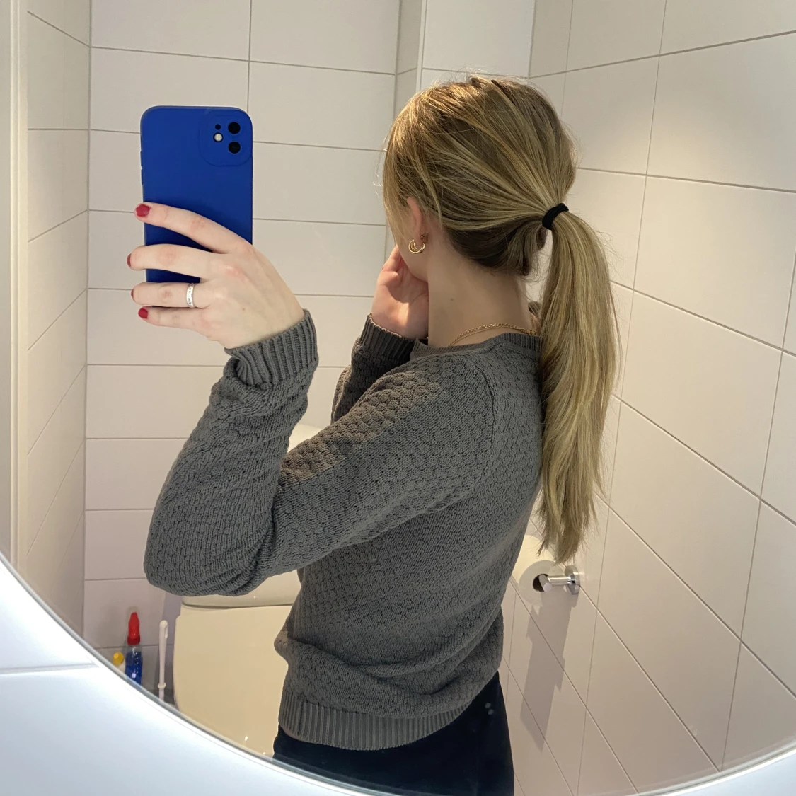 Grå stickad tröja  - 90